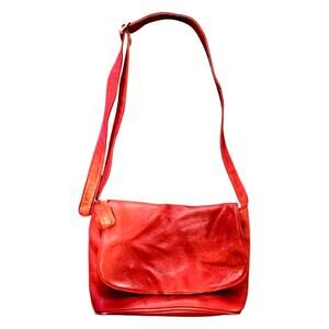 Coach Vintage Sonoma Flap Bag Pebbled Leather Red Inside Outside Zip Pockets
